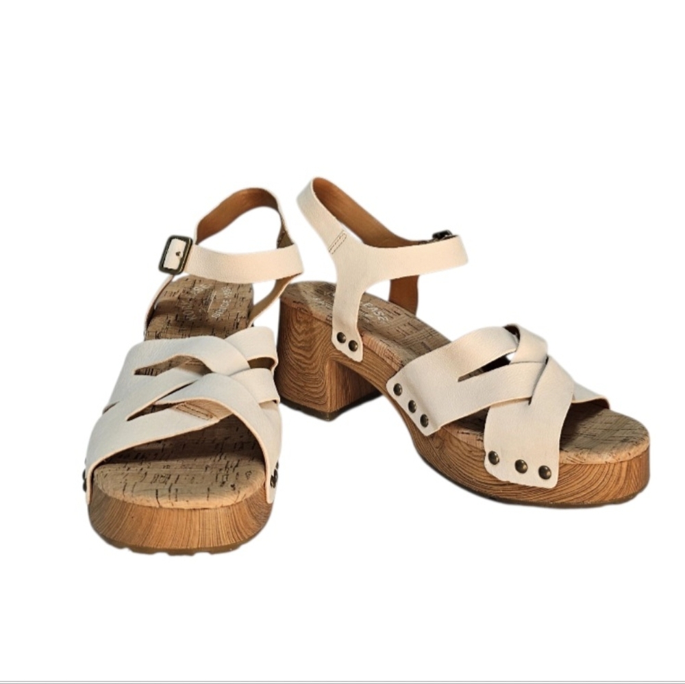 NWT. Kork-Ease. Size 8 White. Tia Ankle Strap Sandal (Women). Orig Price $125